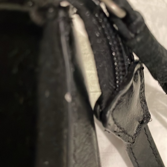 Kenneth Cole REACTION suede wristlet purse. - Picture 8 of 12